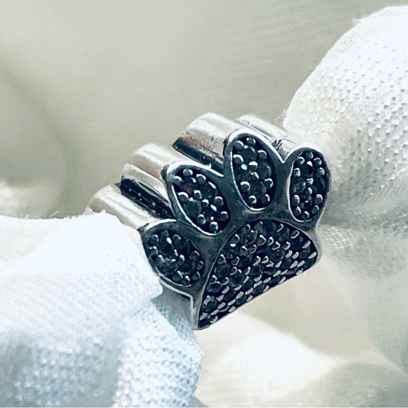 🐾 NWOT Paw Print Charm ✨ - Picture 6 of 10